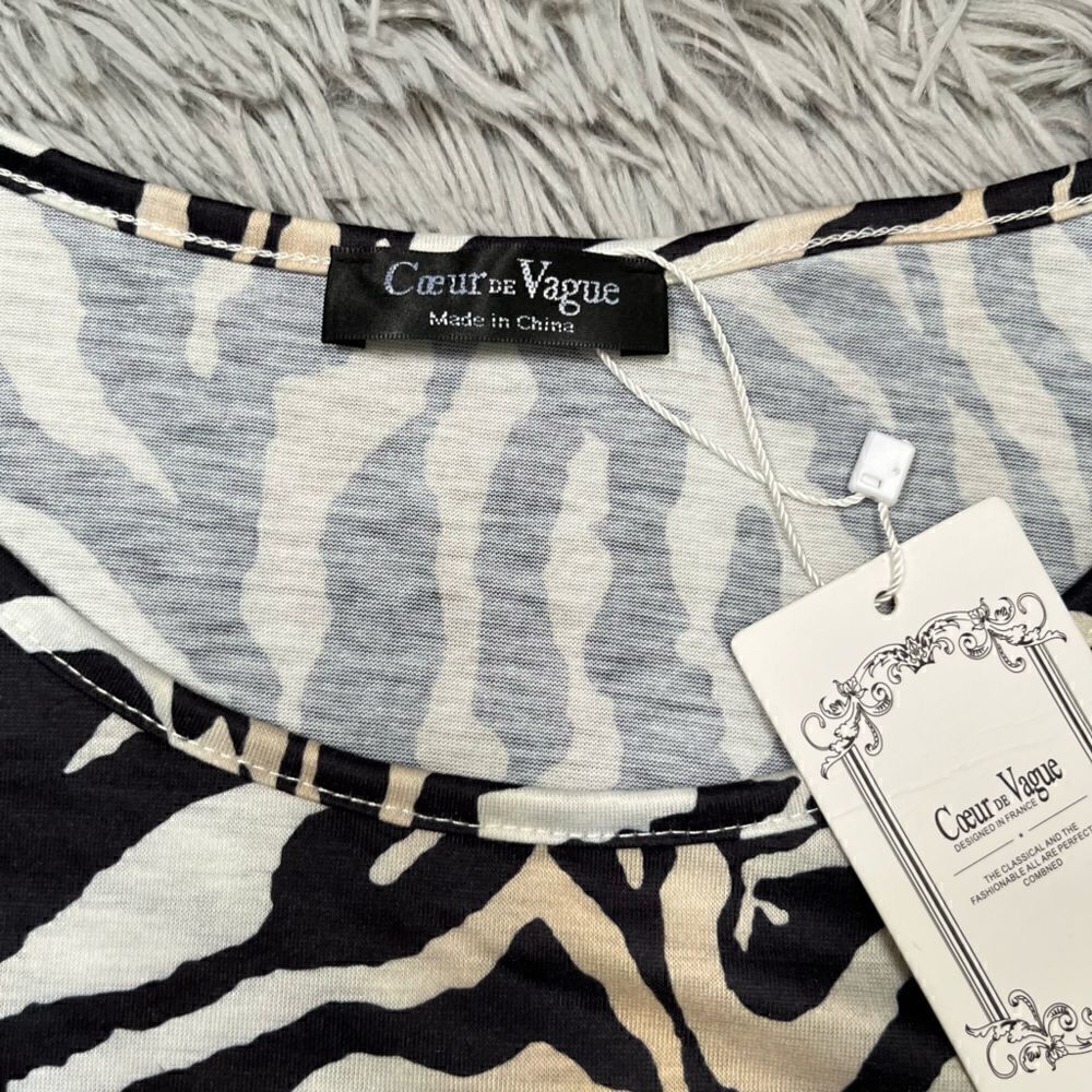 Couer de Vague Animal Print Twist Hem Cold Shoulder Top, Size XXL - Picture 4 of 7